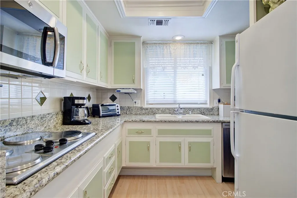 89 Calle Aragon F, Laguna Woods, California 92637 home-pic-13