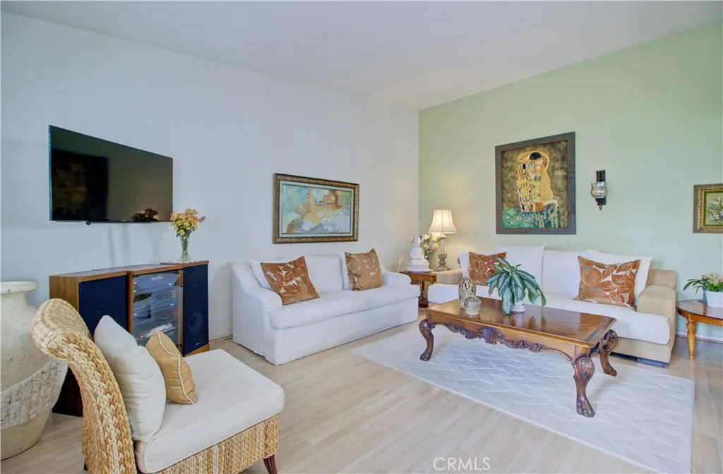 89 Calle Aragon F, Laguna Woods, California 92637 home-pic-5