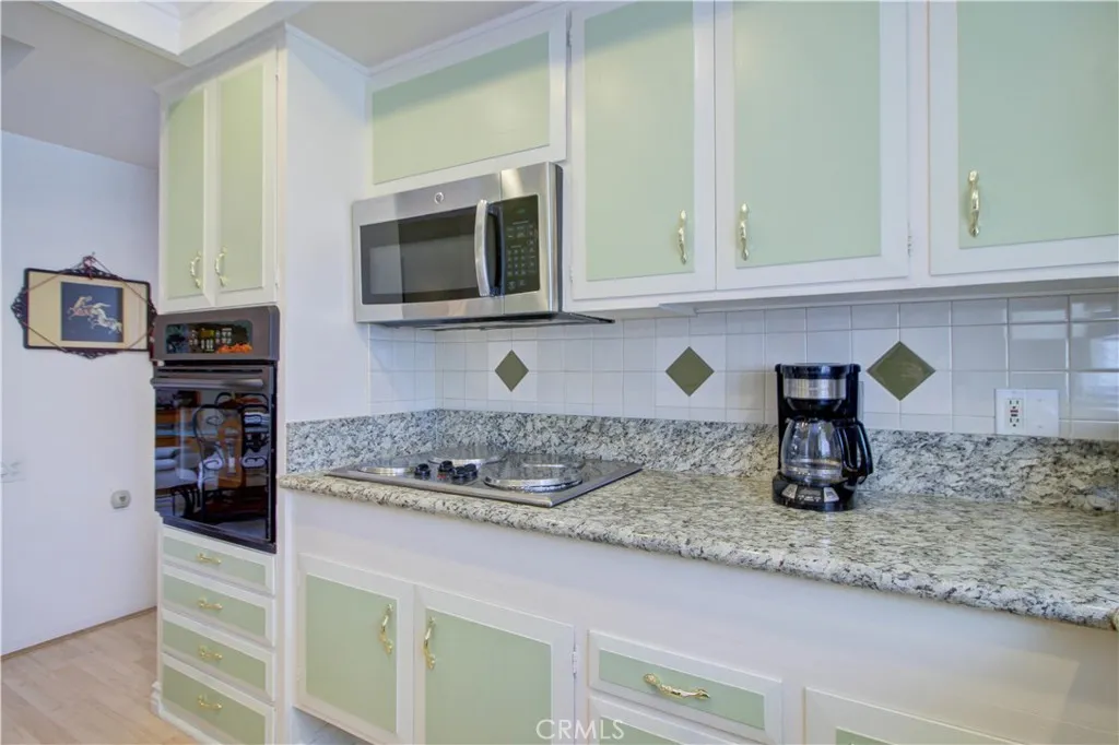 89 Calle Aragon F, Laguna Woods, California 92637 home-pic-10