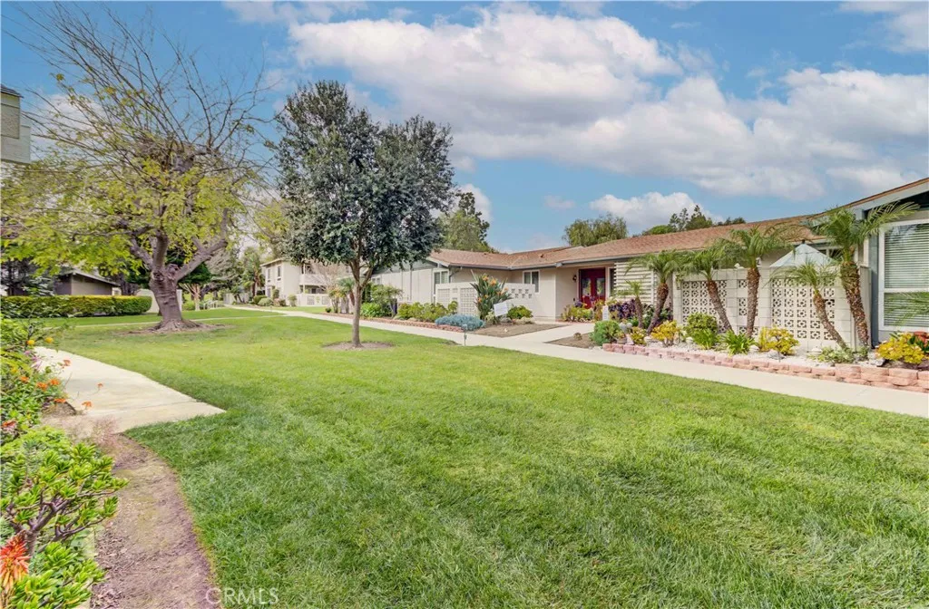 89 Calle Aragon F, Laguna Woods, California 92637 home-pic-36