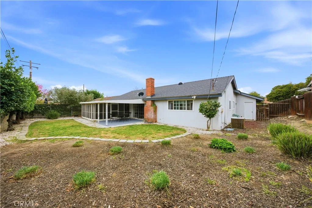 1640 Lakewood Avenue, Upland, California 91784 home-pic-33