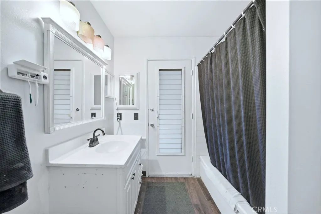 1640 Lakewood Avenue, Upland, California 91784 home-pic-24