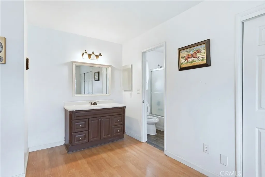 1640 Lakewood Avenue, Upland, California 91784 home-pic-17