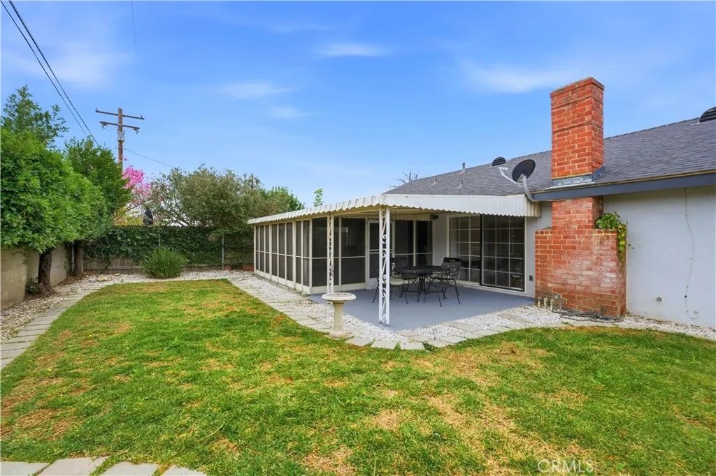 1640 Lakewood Avenue, Upland, California 91784 home-pic-30