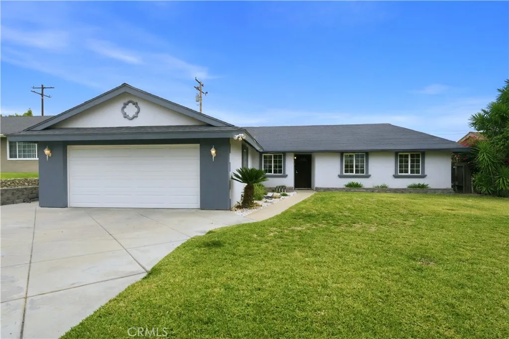 1640 Lakewood Avenue, Upland, California 91784 home-pic-1