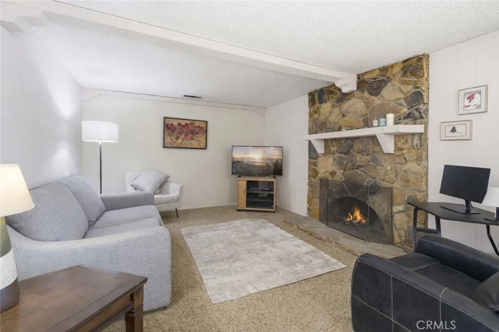 19629 Oneida, Apple Valley, California 92307 home-pic-8