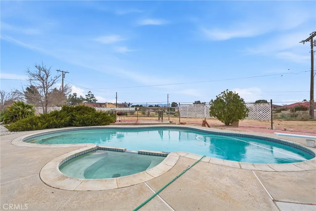 19629 Oneida, Apple Valley, California 92307 home-pic-26
