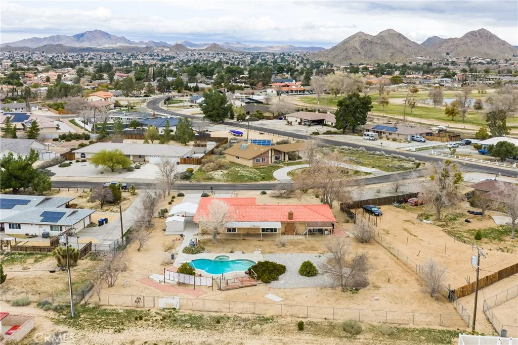 19629 Oneida, Apple Valley, California 92307 home-pic-36