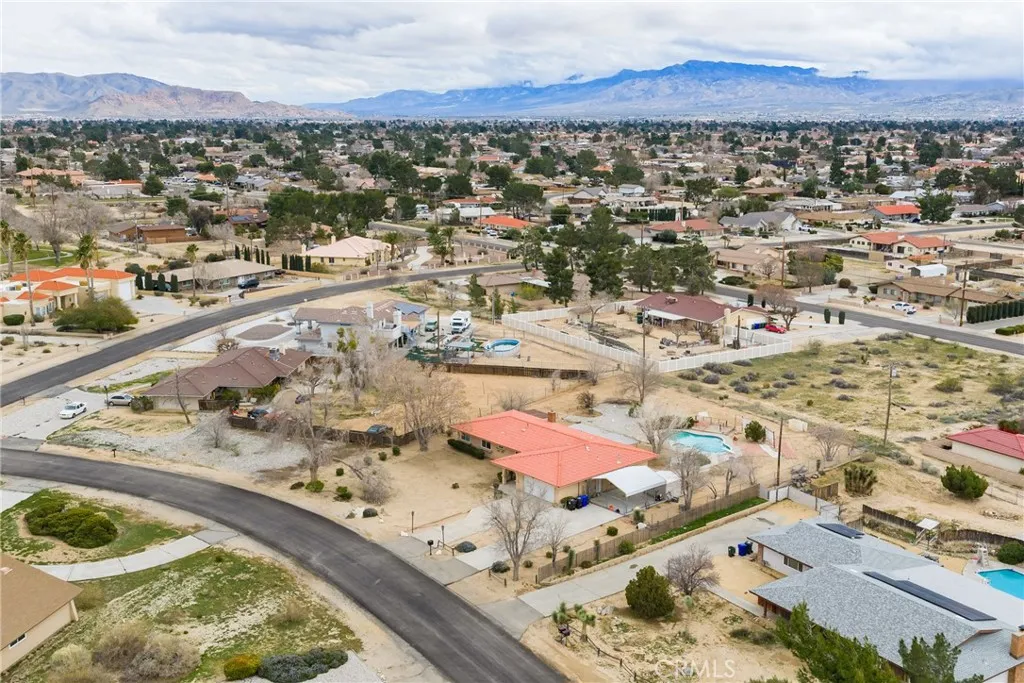 19629 Oneida, Apple Valley, California 92307 home-pic-37