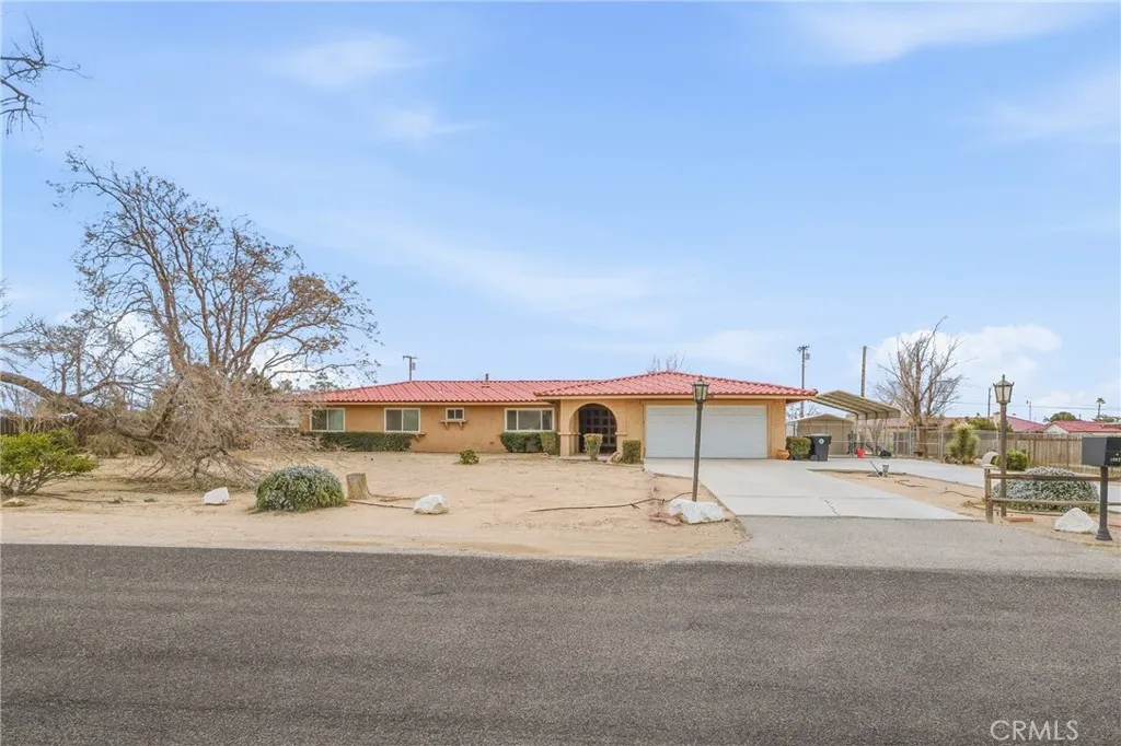 19629 Oneida, Apple Valley, California 92307 home-pic-2