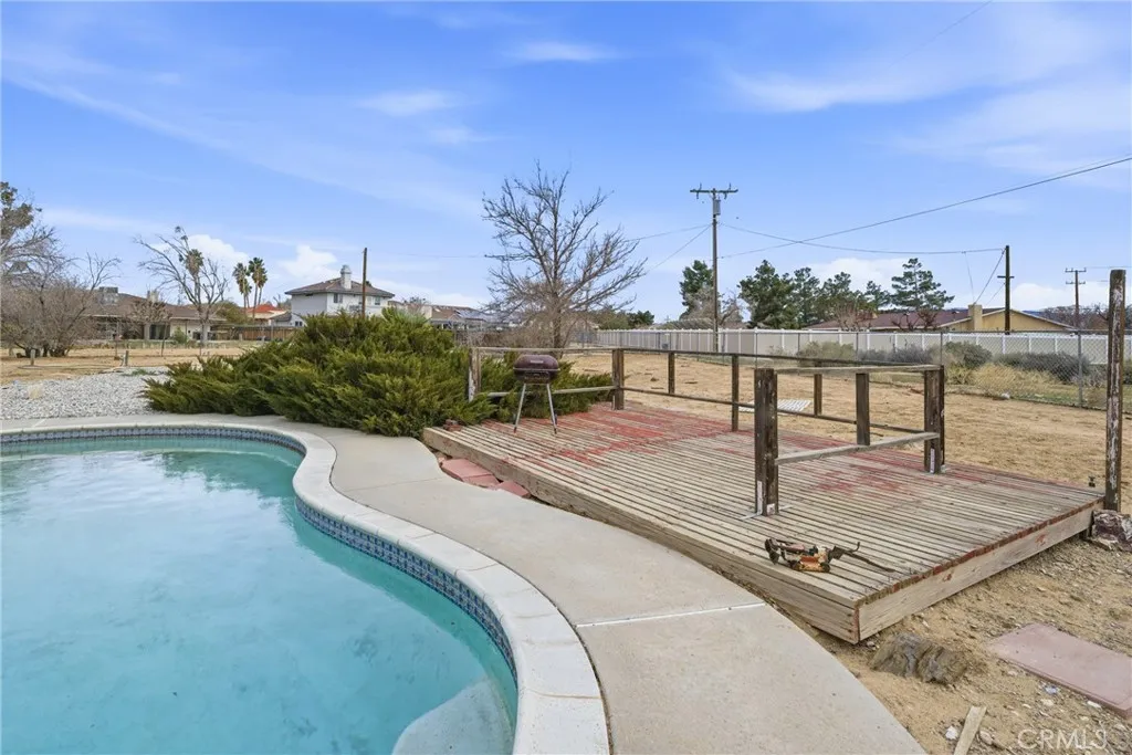 19629 Oneida, Apple Valley, California 92307 home-pic-28