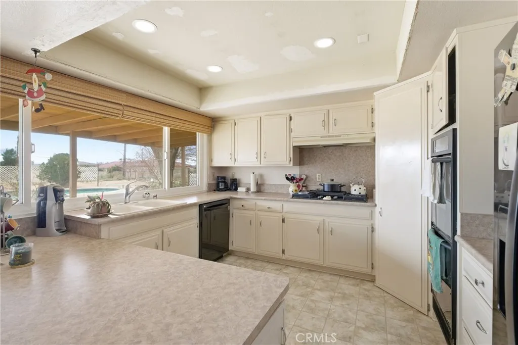 19629 Oneida, Apple Valley, California 92307 home-pic-11