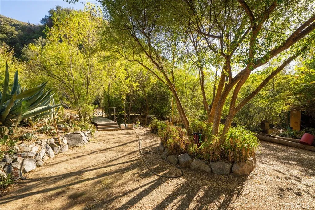 2800 N Mountain Avenue, Upland, California 91784 home-pic-13