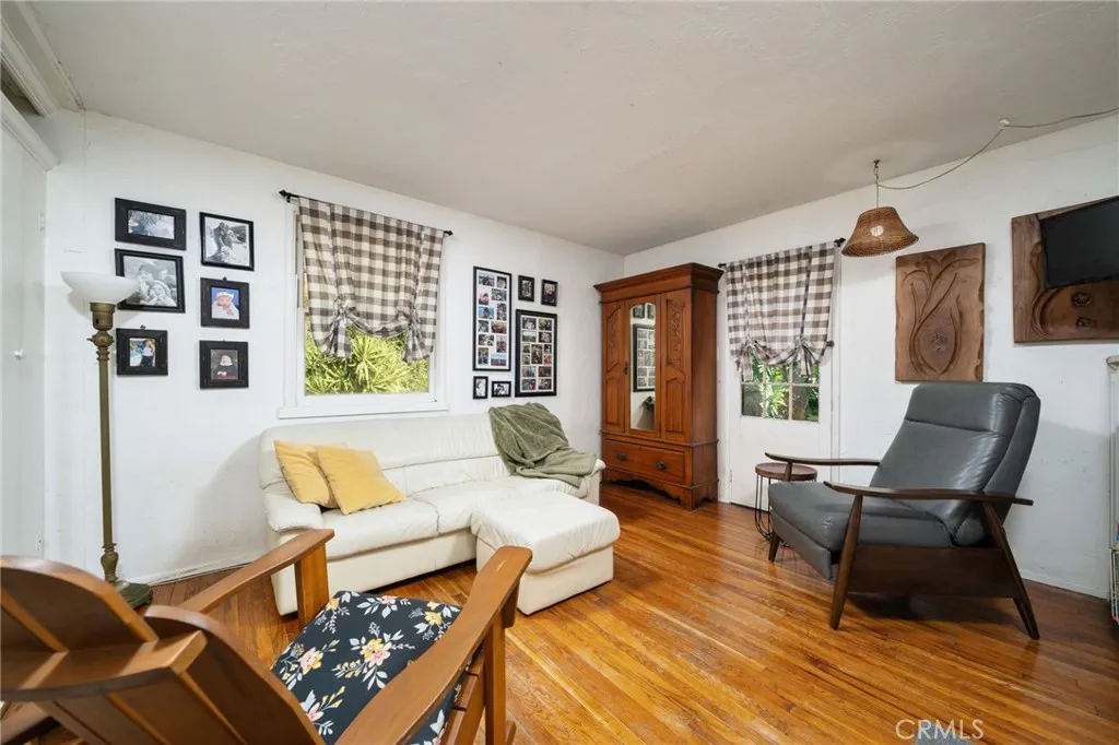 2800 N Mountain Avenue, Upland, California 91784 home-pic-2