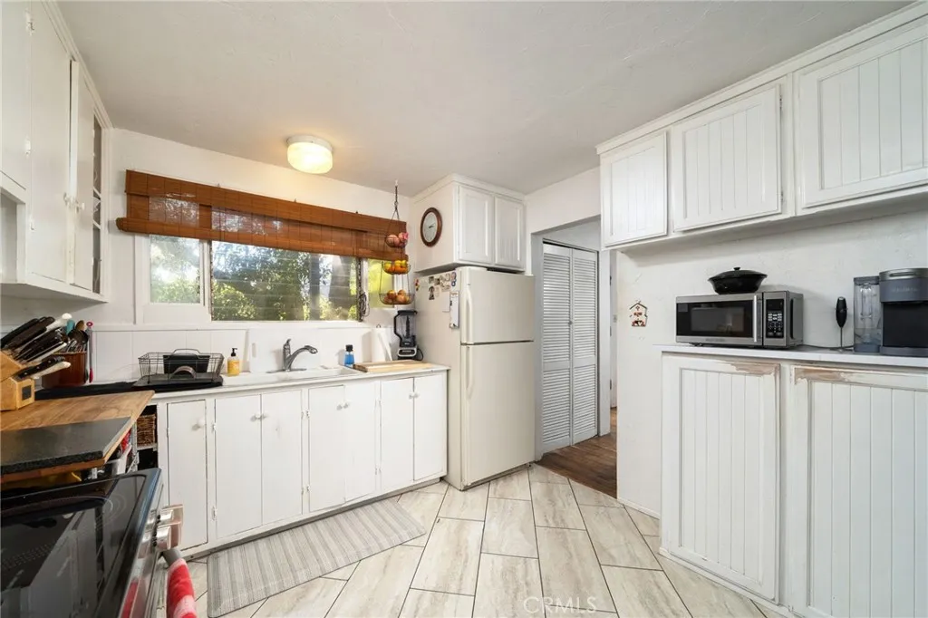 2800 N Mountain Avenue, Upland, California 91784 home-pic-3