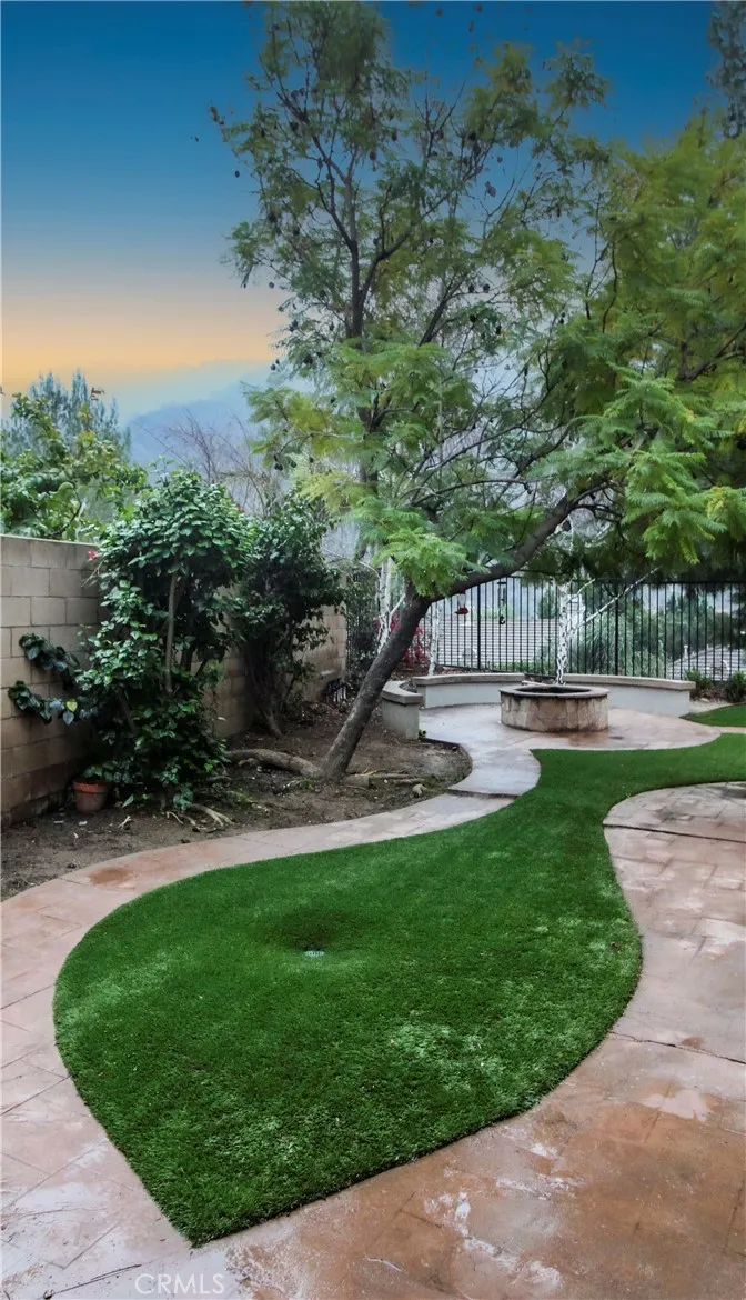 20 Moonridge Court, Azusa, California 91702 home-pic-31