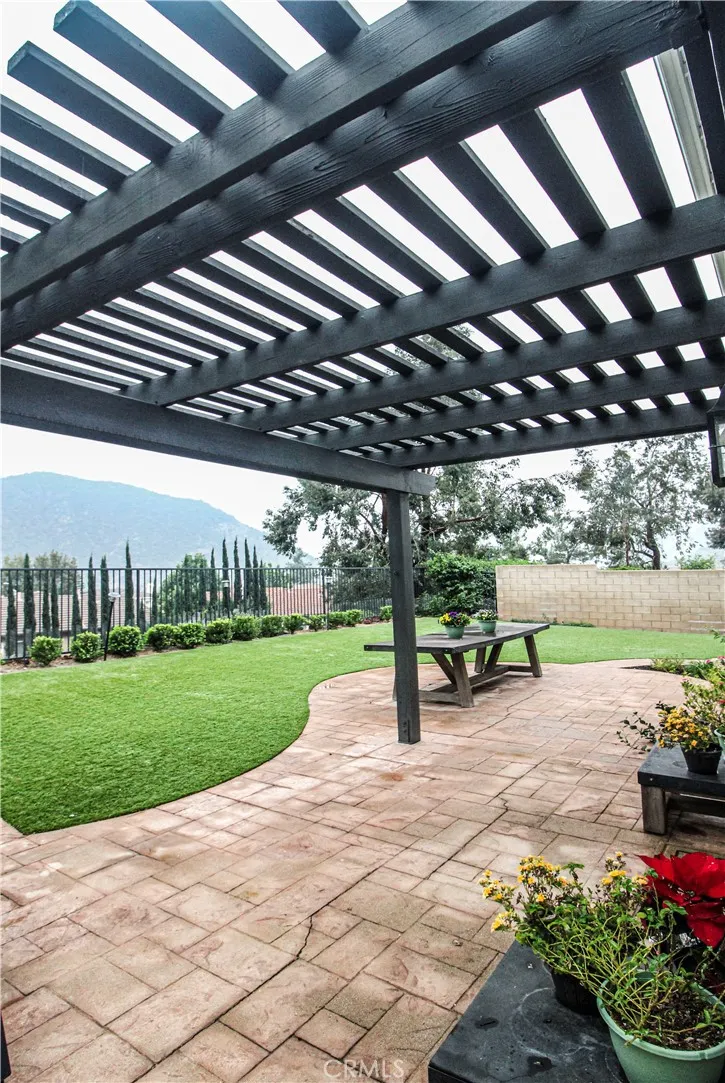 20 Moonridge Court, Azusa, California 91702 home-pic-34