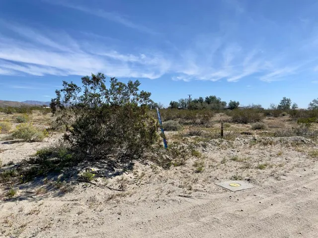 SE View Water Access in Street