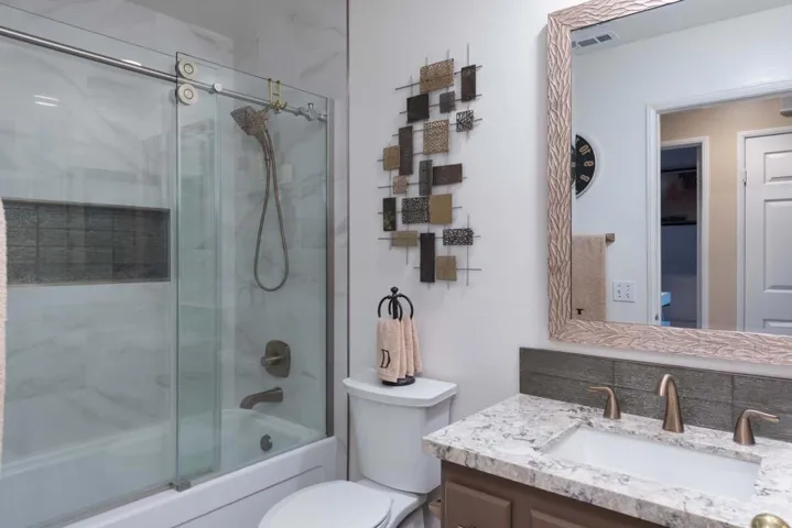 2nd Bathroom