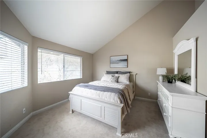 3rd Bedroom_white furniture