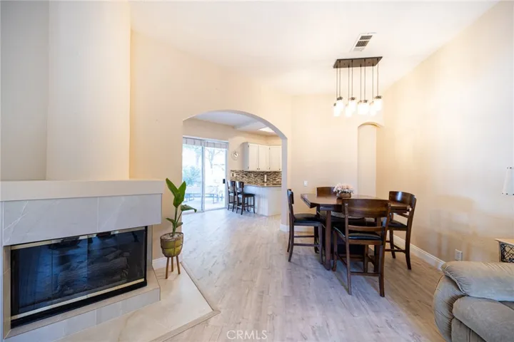 Family room to Kitchen_day