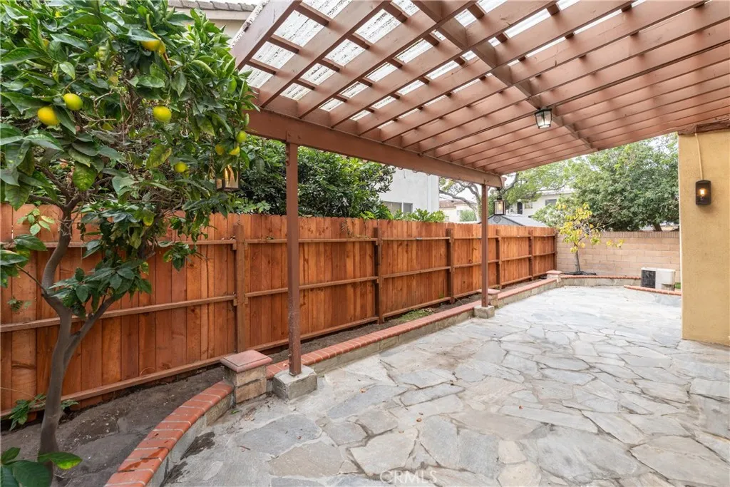 1888 Plaza Del Amo, Torrance, California 90501 home-pic-26
