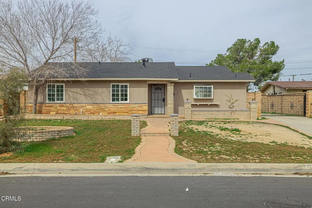 39047 Juniper Tree Road, Palmdale, California 93551 home-pic-1