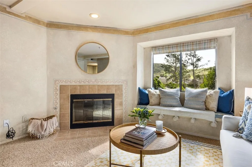 2221 King Court 12, San Luis Obispo, California 93401 home-pic-2