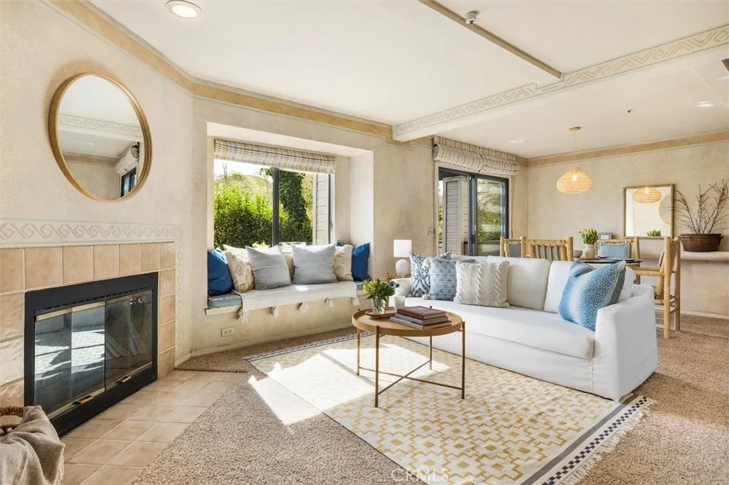 2221 King Court 12, San Luis Obispo, California 93401 home-pic-1