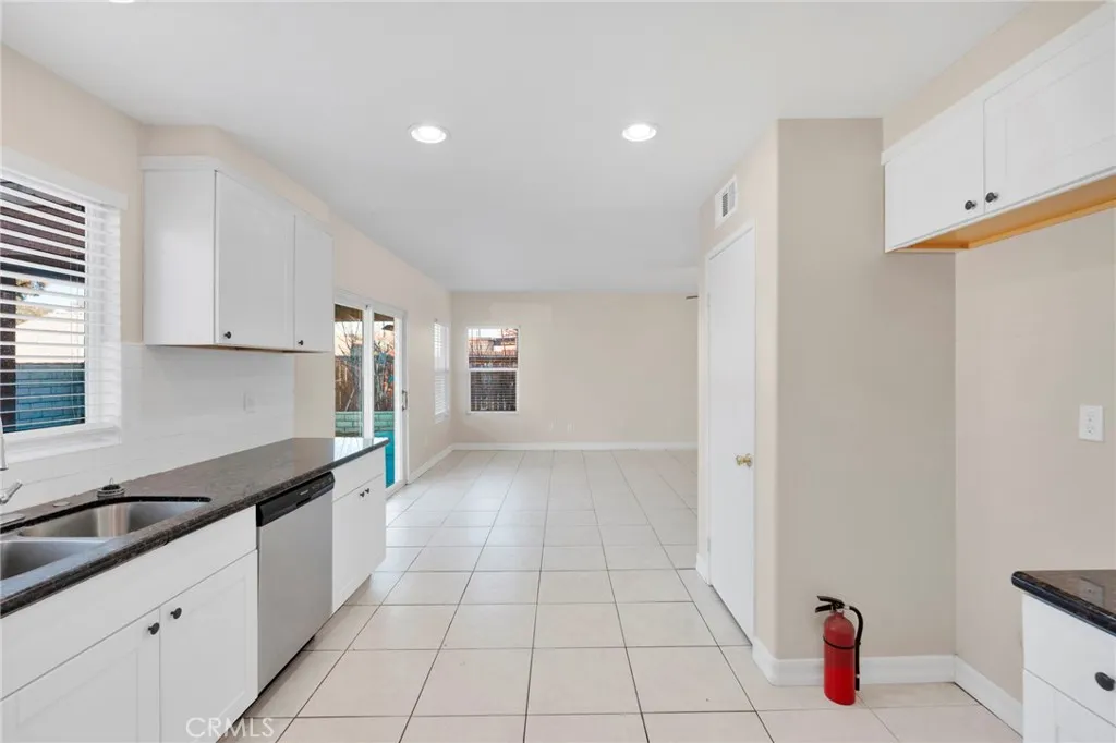 14106 Gray, Victorville, California 92394 home-pic-18