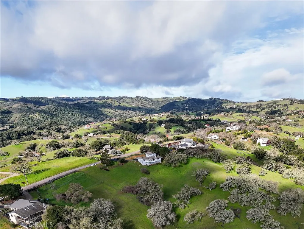 11200 Santa Ana Road, Atascadero, California 93422 home-pic-2