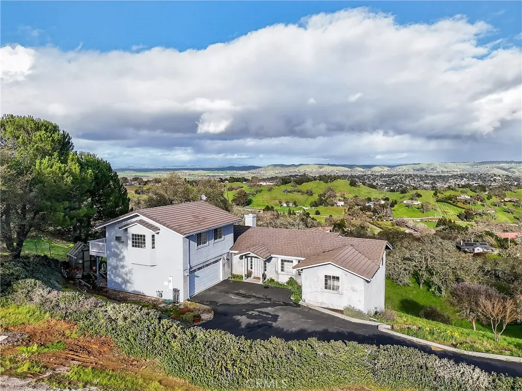 11200 Santa Ana Road, Atascadero, California 93422 home-pic-1