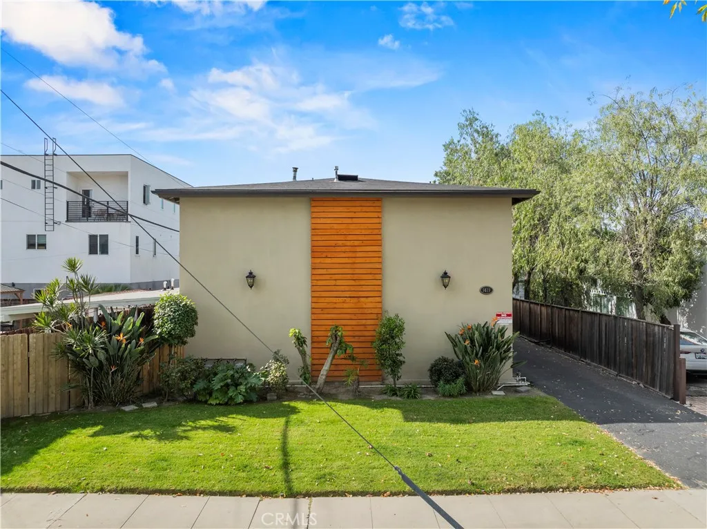 5619 Irvine Avenue, North Hollywood, California 91601 home-pic-3