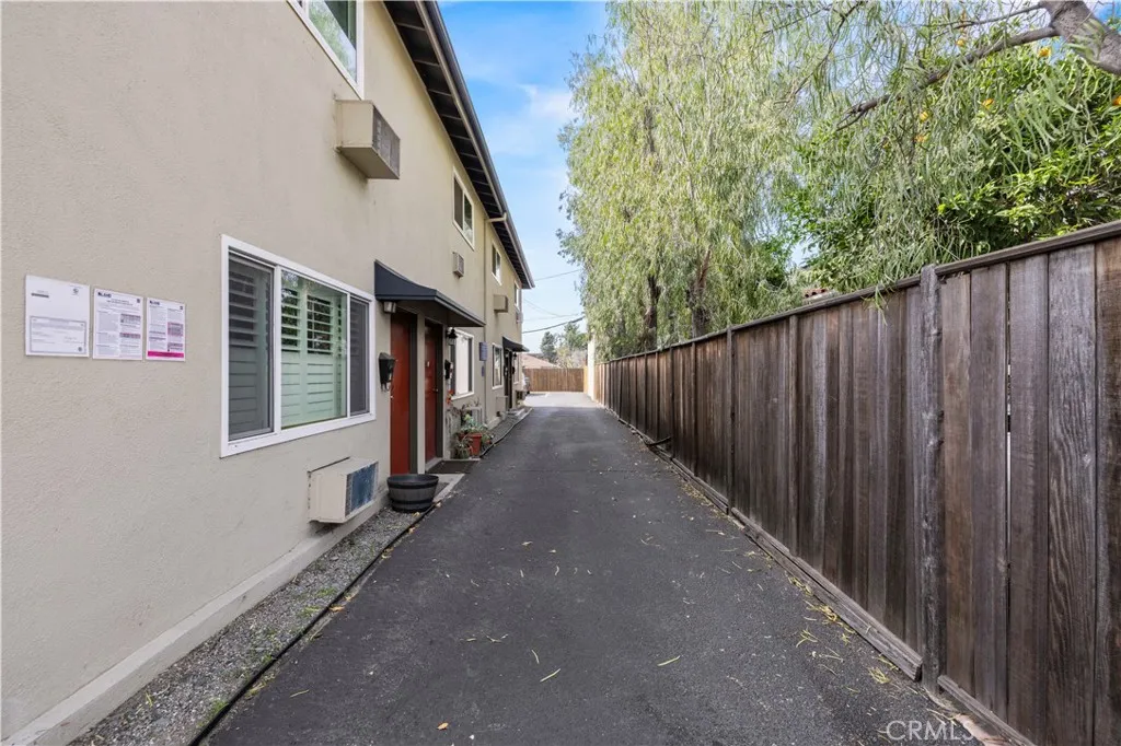 5619 Irvine Avenue, North Hollywood, California 91601 home-pic-10