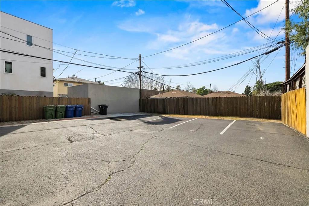 5619 Irvine Avenue, North Hollywood, California 91601 home-pic-8
