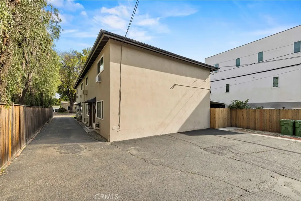 5619 Irvine Avenue, North Hollywood, California 91601 home-pic-11