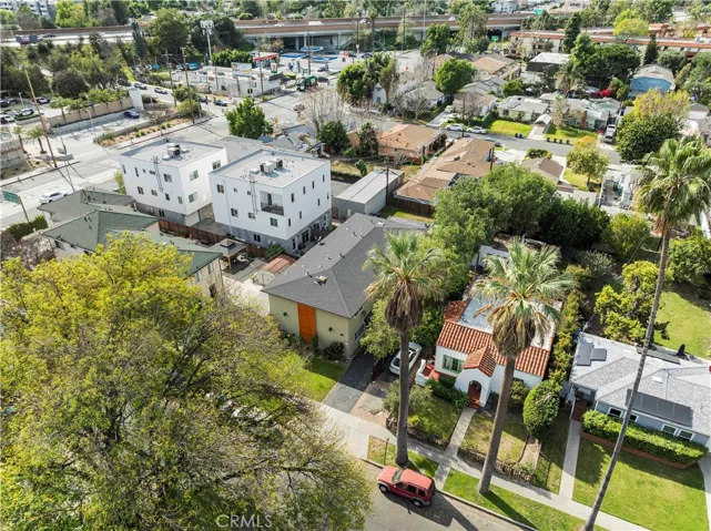 Prime NoHo location surround by strong rental demand and major growth corridors.