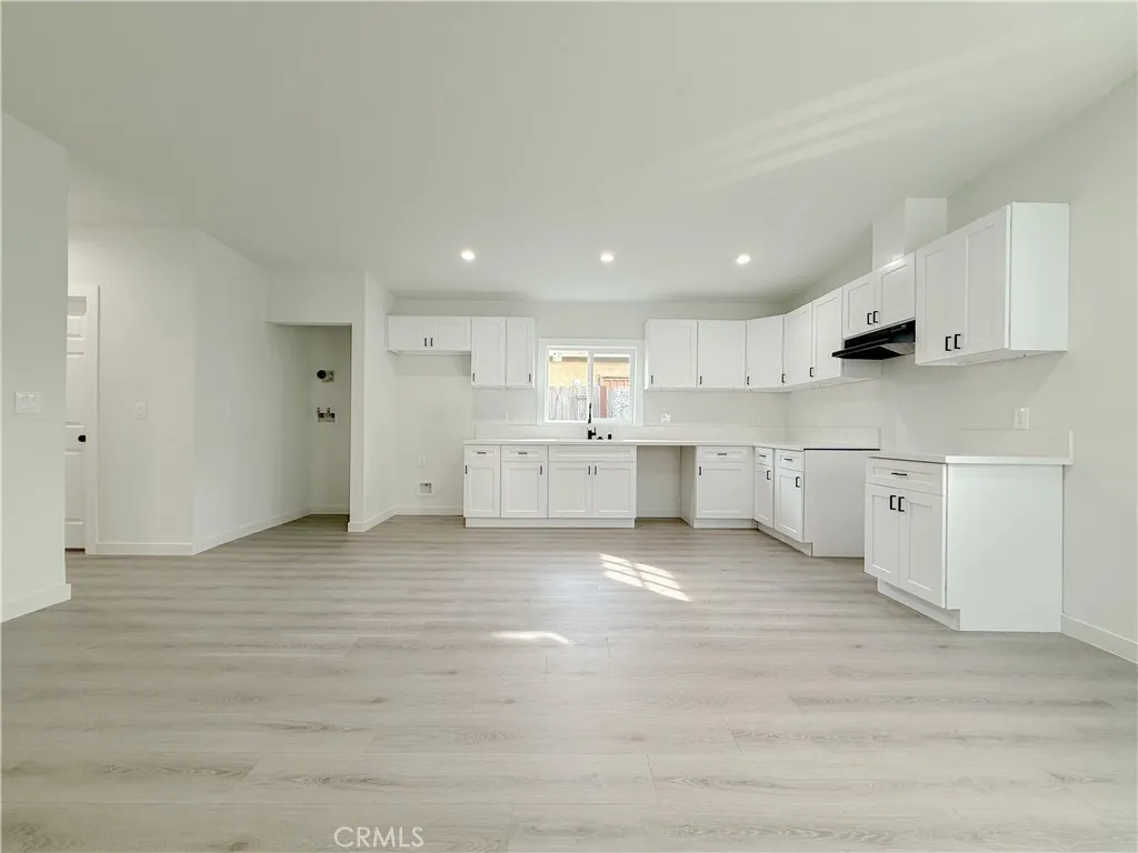 1485 W 154th Street, Compton, California 90220 home-pic-4