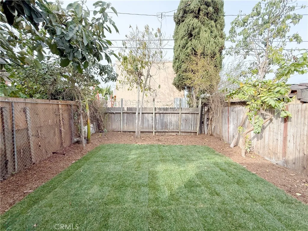1485 W 154th Street, Compton, California 90220 home-pic-17