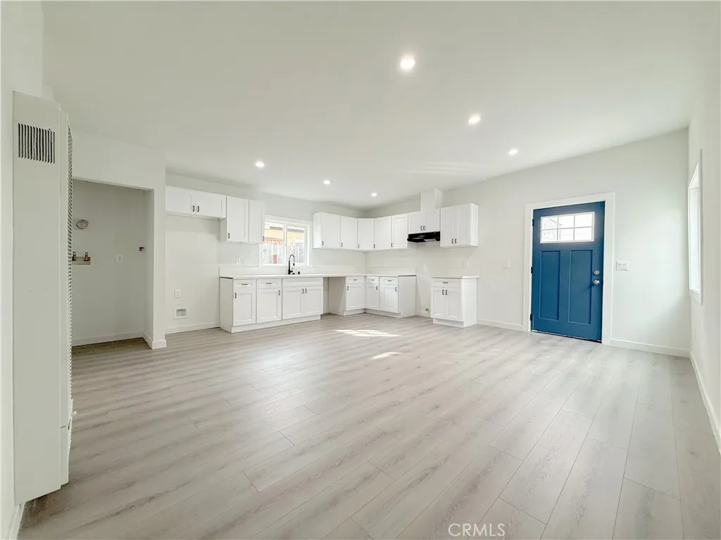 1485 W 154th Street, Compton, California 90220 home-pic-3