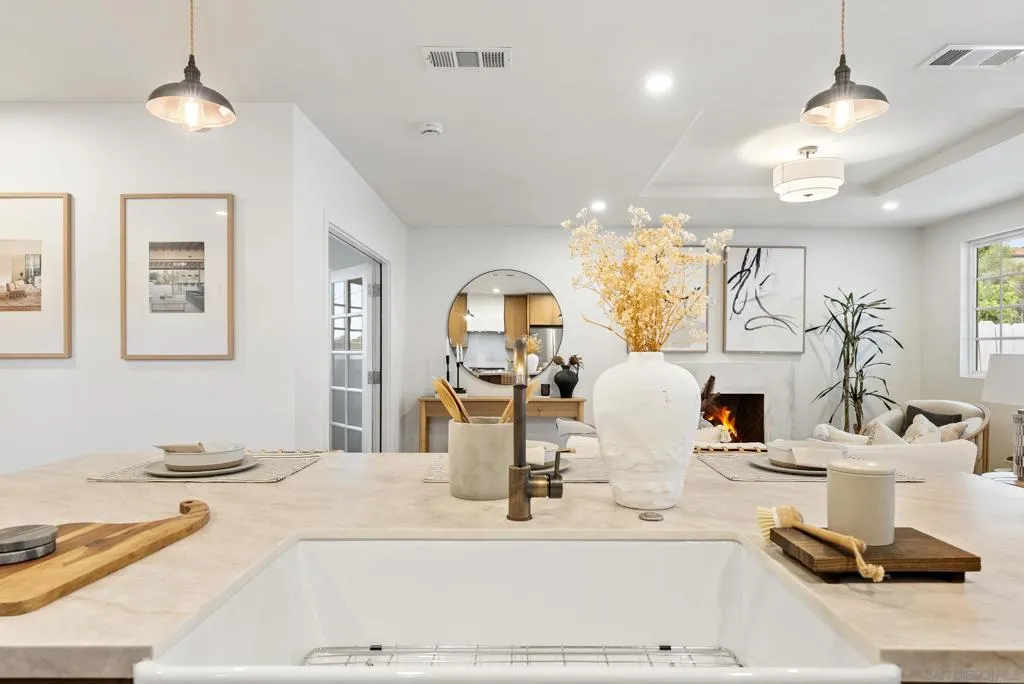 4216 Posey Pl, San Diego, California 92105 home-pic-15
