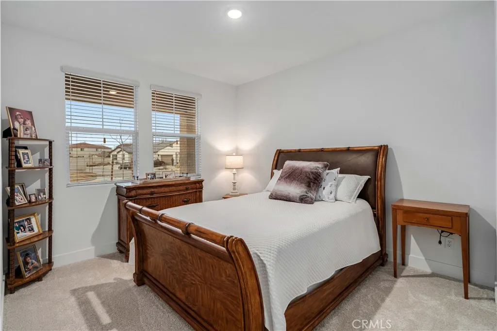 8812 W Dale Drive, Lancaster, California 93536 home-pic-33