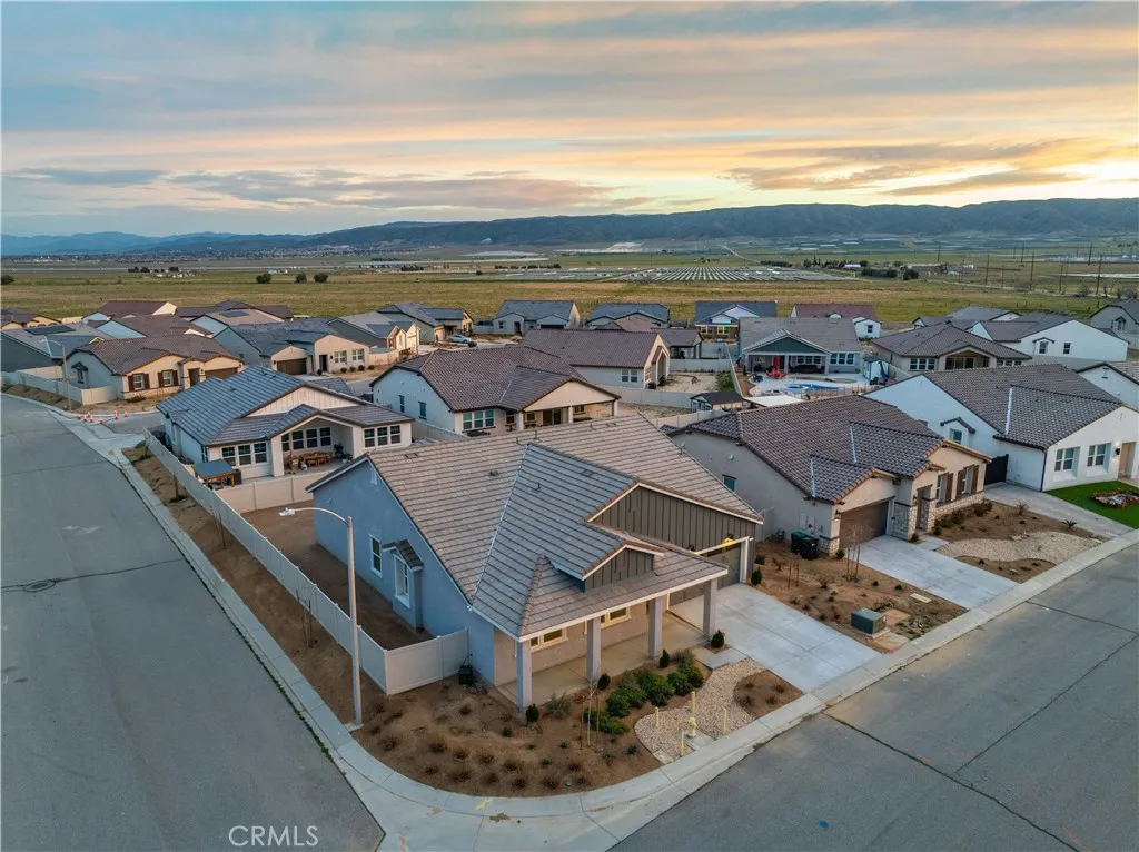 8812 W Dale Drive, Lancaster, California 93536 home-pic-45