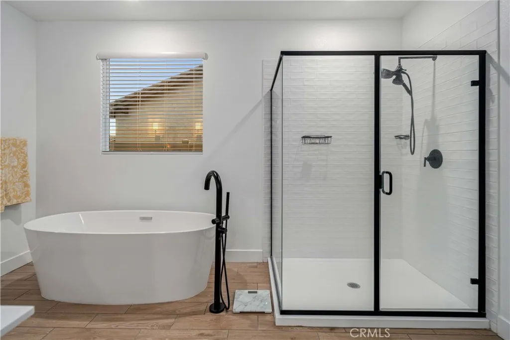 8812 W Dale Drive, Lancaster, California 93536 home-pic-24