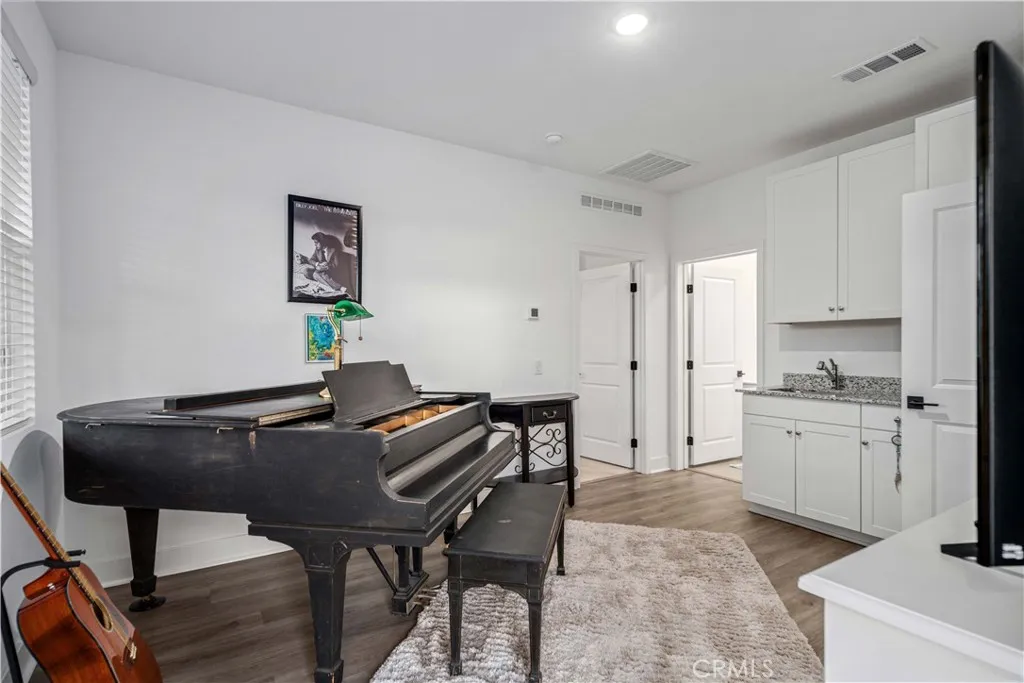 8812 W Dale Drive, Lancaster, California 93536 home-pic-29