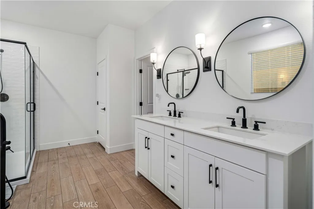 8812 W Dale Drive, Lancaster, California 93536 home-pic-23