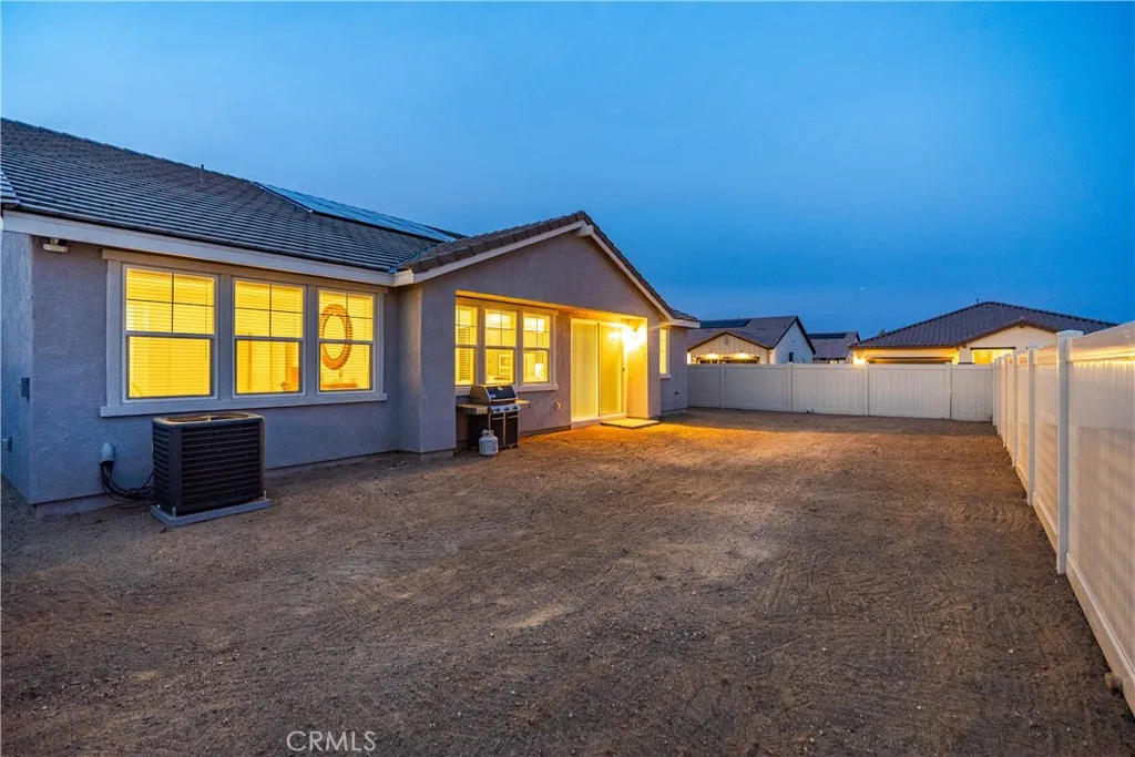 8812 W Dale Drive, Lancaster, California 93536 home-pic-41