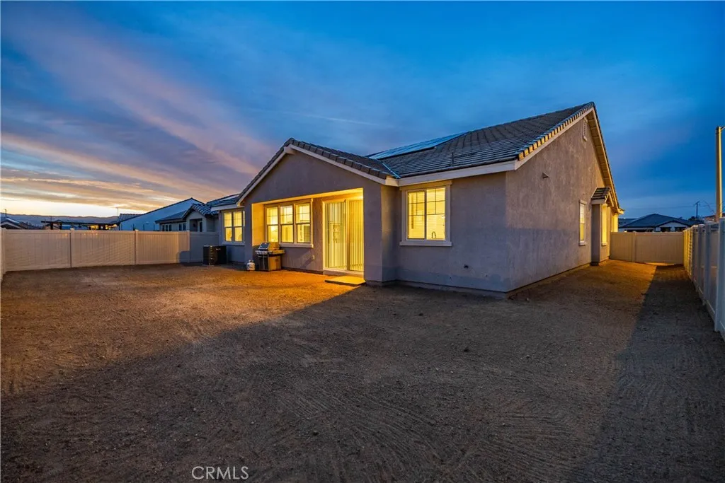 8812 W Dale Drive, Lancaster, California 93536 home-pic-40
