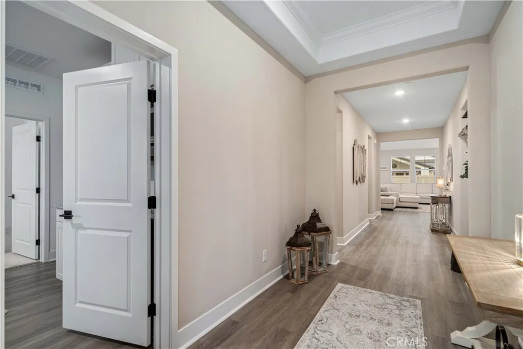 8812 W Dale Drive, Lancaster, California 93536 home-pic-7