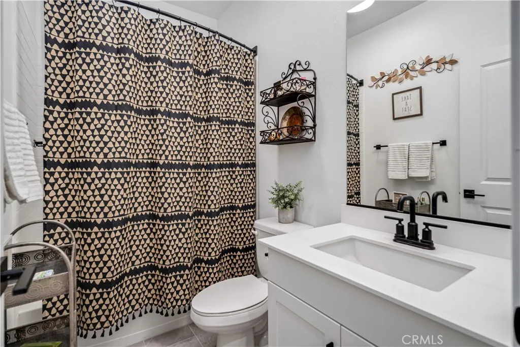 8812 W Dale Drive, Lancaster, California 93536 home-pic-36